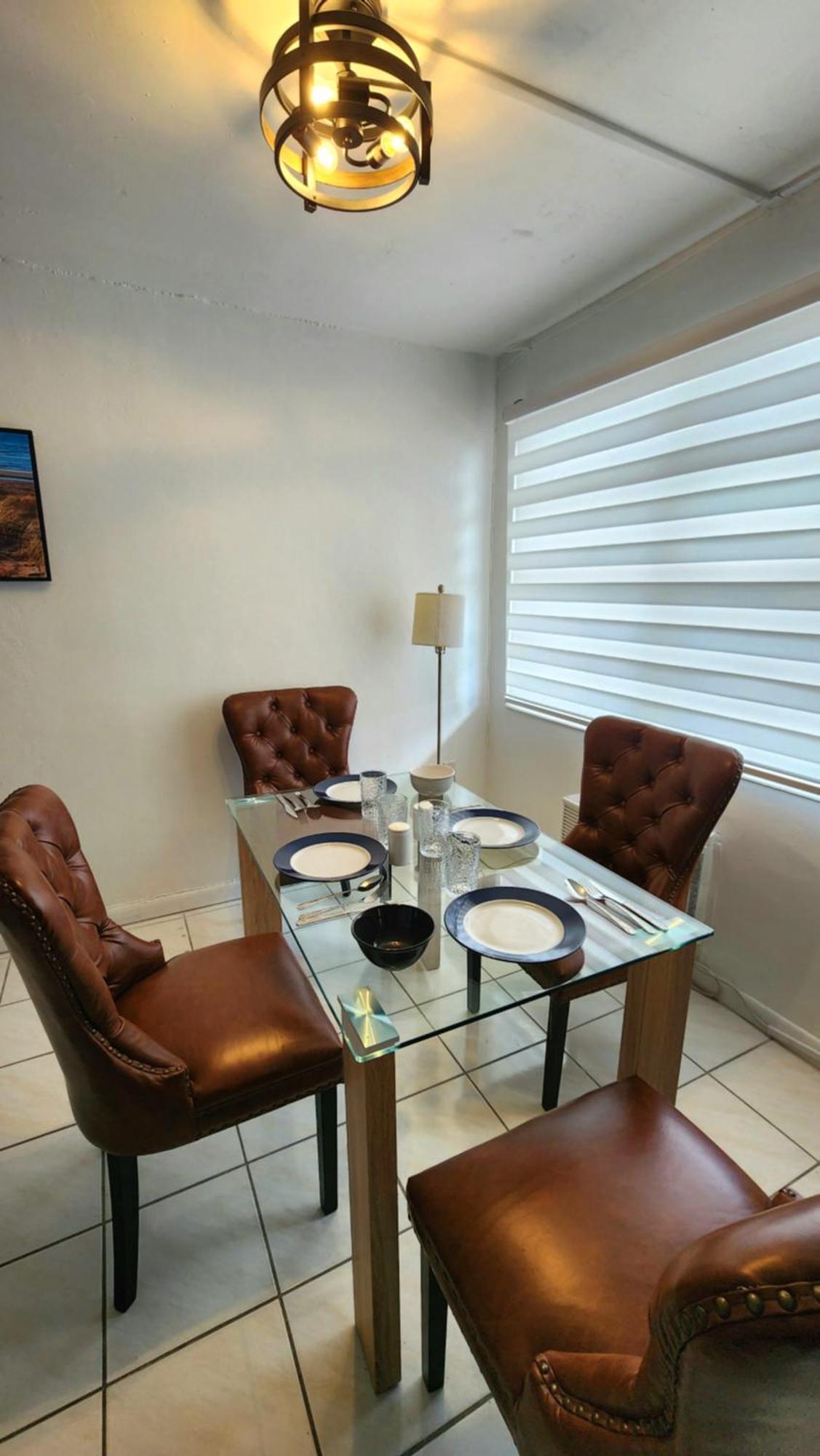 Bayfront Apartment Breathtaking Views- One Bedroom W Balcony- Living Room -Free Parking Miami Beach Exterior photo